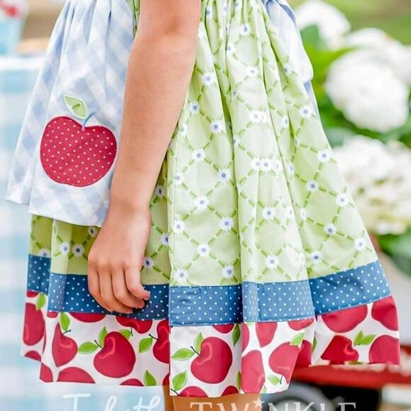 NEW Tabitha Twinkle Storybook Apron Apple Gingham Floral Girls Dress - Picture 2 of 3